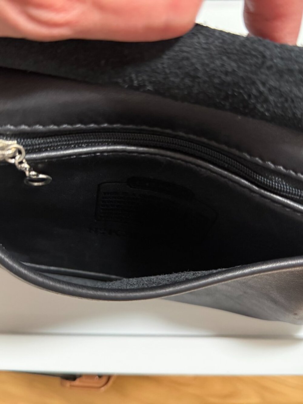 Vintage Coach Black Leather Slim Hippie Flap Saddle Purse Bag 9135 Boho - Picture 16 of 16